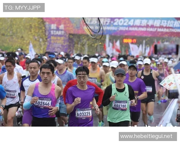 南京街舞队在马拉松大满贯中的力量展现与精彩点评